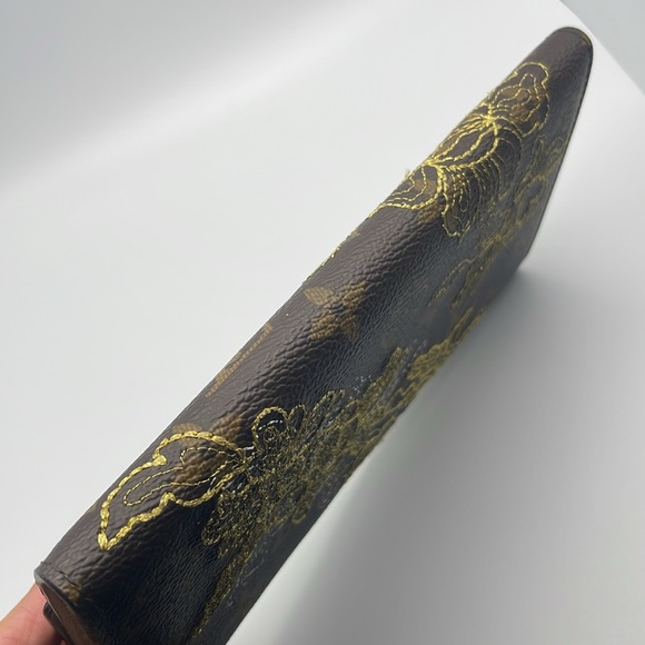 LOUIS VUITTON 2007 - Picture 10 of 16